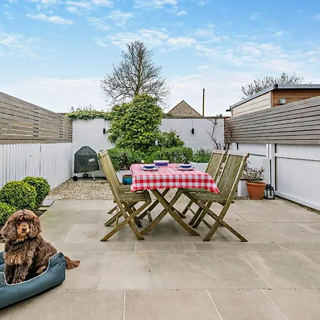 2 Bed In G0037 別荘